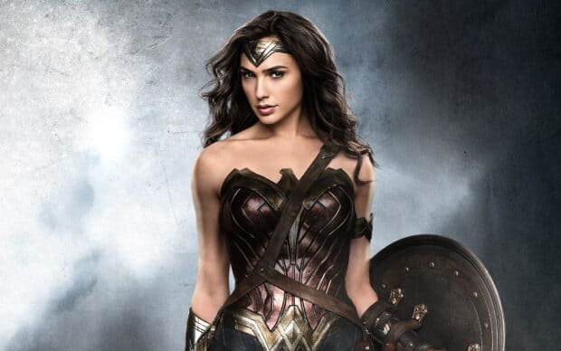 Wonder Woman in armor holding shield ready for battle, HD Desktop Wallpaper