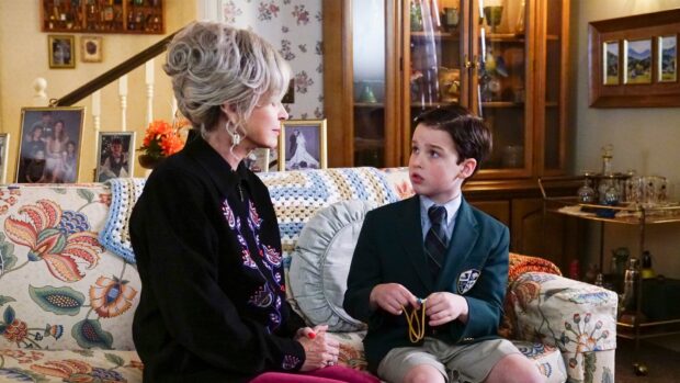 A young boy and an older woman are having a serious conversation inside a living room, HD Desktop Wallpaper