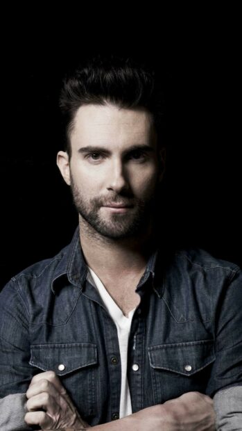 Adam Levine wears a denim shirt with arms crossed in a dark setting, HD Phone Wallpaper