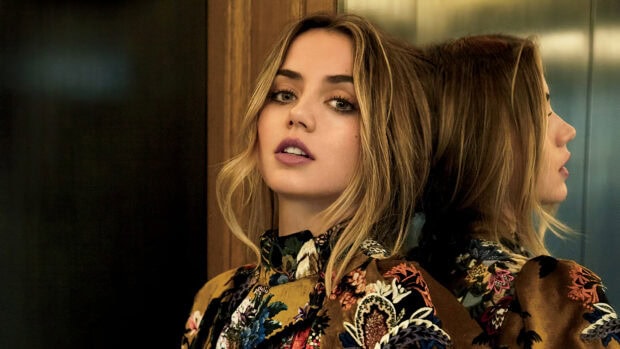 Ana De Armas wallpapers showing her reflection by a glass wall, 4K Desktop Wallpaper
