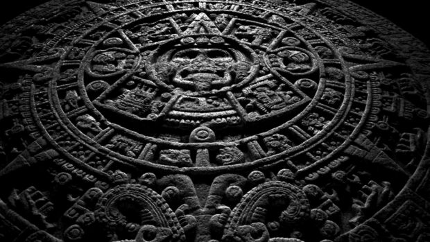 Tác phẩm điêu khắc đá Apocalypto thể hiện các biểu tượng và hình ảnh chi tiết của người Maya cổ đại, Hình nền máy tính 2K