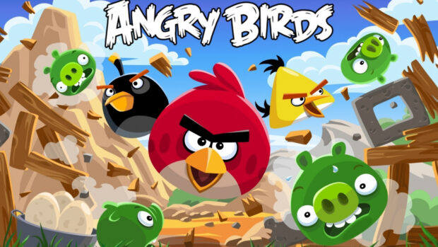 Các nhân vật Angry Birds tấn công những chú lợn xanh trong một cảnh đầy màu sắc, Hình nền máy tính 4K