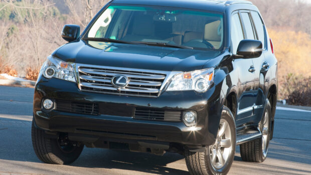 A sleek Lexus Gx car parked outdoors in daylight, 4K Desktop Wallpaper