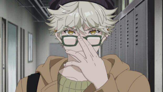 A blond anime character with yellow eyes adjusting his glasses in a school hallway from Blue Period, HD Desktop Wallpaper
