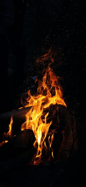 A vivid fireplace wallpapers scene, 2K Phone Wallpaper