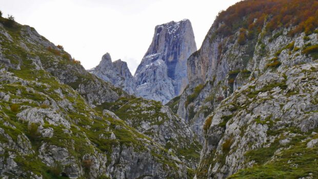 Majestic Cantabrian Mountains with rugged cliffs and patches of greenery in 2K resolution