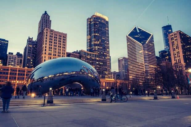 Cloud Gate Chicago reflects the city skyline as crowds gather in the evening, HD Desktop Wallpaper