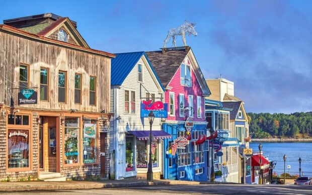 A view of colorful buildings along the Maine waterfront with clear skies, HD Desktop Wallpaper