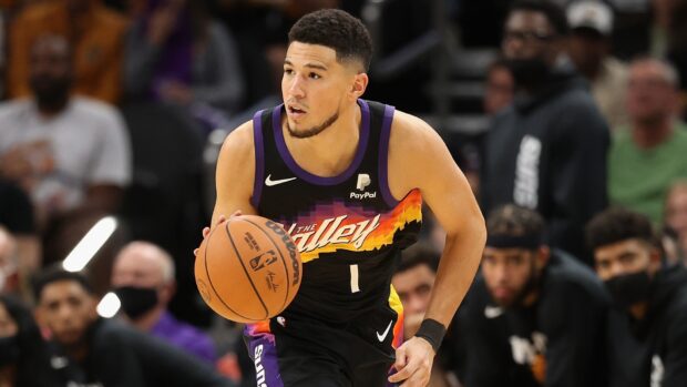 Devin Booker dribbling the basketball during an NBA game, HD Desktop Wallpaper
