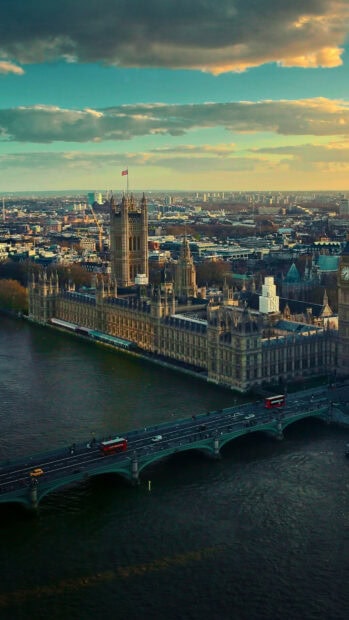 The United Kingdom Wallpapers showcase the iconic Palace of Westminster alongside the River Thames, HD Mobile Wallpaper