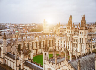The historic architecture of Oxford University shines brightly under the morning sun, HD Desktop Wallpaper