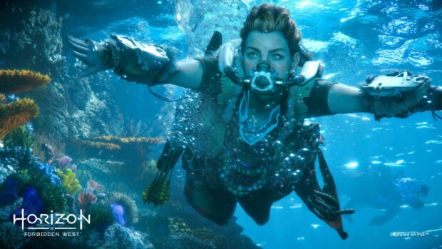 Aloy exploring underwater landscape in Horizon Forbidden West