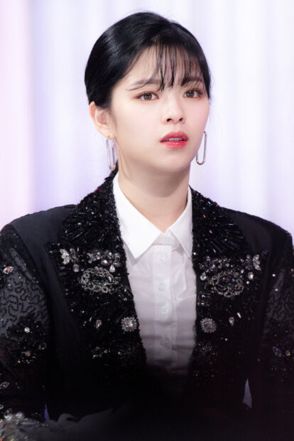 Jeongyeon Twice wallpapers showing a close up of her wearing a black embellished jacket, HD Phone Wallpaper