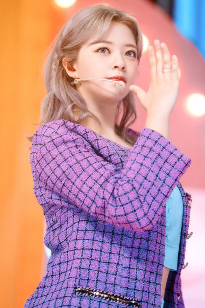 Jeongyeon Twice wallpapers performing on stage with vibrant colors, 2K Portrait Mobile Wallpaper