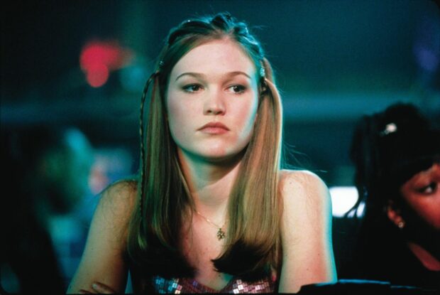 Julia Stiles looks thoughtful with braided hair and a pendant necklace, HD Desktop Wallpaper