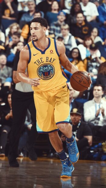 Klay Thompson wallpapers capture him dribbling the basketball on court, HD Phone Wallpaper