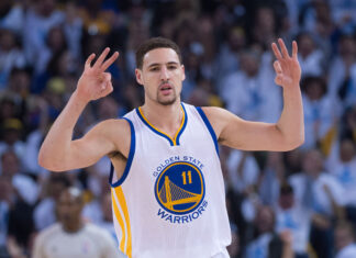 Klay Thompson is celebrating a basketball shot during a game, 2K Desktop Wallpaper