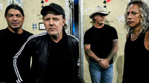 Lars Ulrich and his band are standing together, HD Desktop Wallpaper