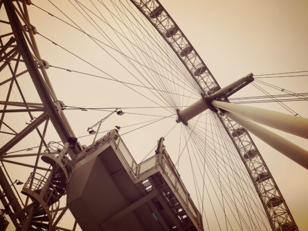 A close up view of the London Eye showcases its intricate metal framework and cables, HD Desktop Wallpaper