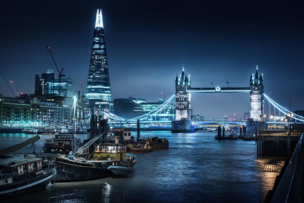 The River Thames wallpapers show lit Tower Bridge and cityscape, HD Desktop Wallpaper