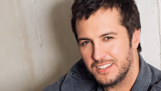 A close up portrait of Luke Bryan smiling in a casual jacket, HD Desktop Wallpaper