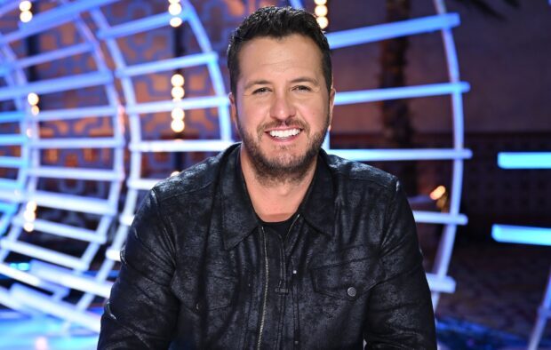 Luke Bryan wallpapers featuring a close up smile with artistic background, HD Desktop Wallpaper
