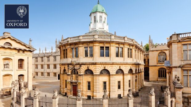 The Radcliffe Camera is a historic Oxford University building with a domed roof and stone façade, HD Desktop Wallpaper