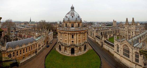 A panoramic view of Oxford University featuring the Radcliffe Camera building, 2K Desktop Wallpaper