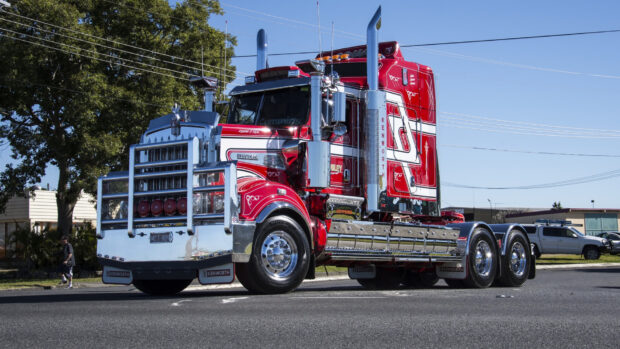 A shiny vintage Kenworth truck is shown in bright daylight, HD Desktop Wallpaper