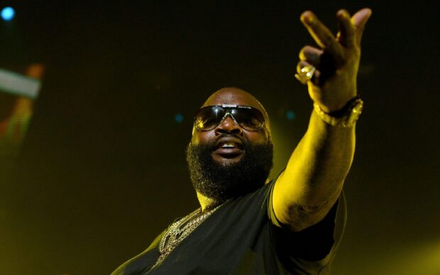 Rick Ross wears sunglasses and jewelry during a live show, 2K Desktop Wallpaper
