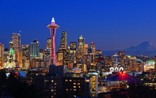 Seattle skyline view with Space Needle against evening sky, 2K Desktop Wallpaper