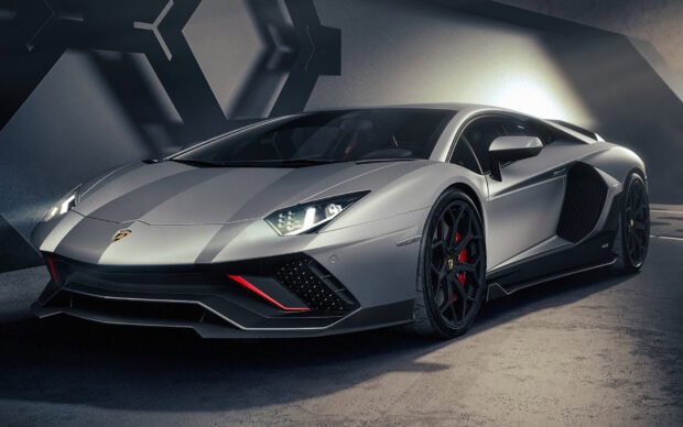 Một chiếc xe Lamborghini màu bạc bóng bẩy với đèn pha chi tiết và thân xe góc cạnh trong Hình nền LP, Hình nền máy tính HD