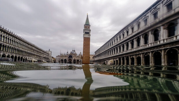 A low angle view of St Marks Square with water reflection in Venice, HD Desktop Wallpaper