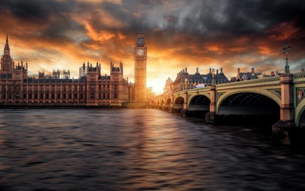 The Houses of Parliament under dramatic sky, London Skyline Wallpapers, HD Desktop Wallpaper