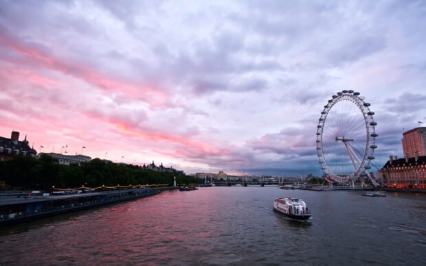 The River Thames shows a boat near the London Eye during sunset with a colorful sky, HD Desktop Wallpaper