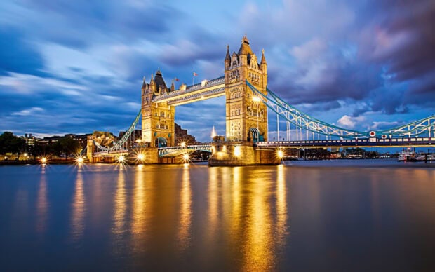The River Thames showcases Tower Bridge beautifully lit against a twilight sky, HD Desktop Wallpaper