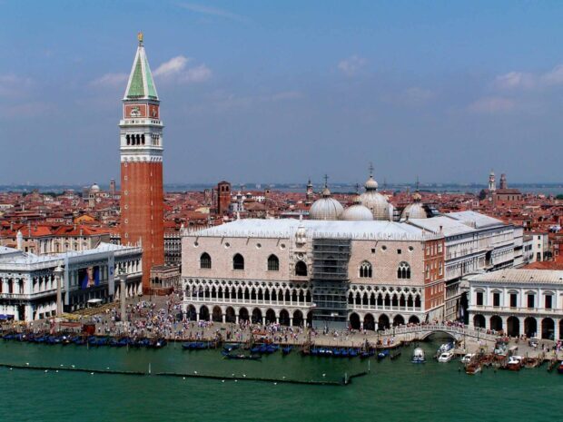 The St Marks Square shows historic architecture and a crowded waterfront scene, HD Desktop Wallpaper