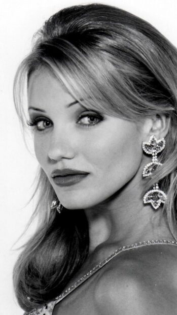 Close up portrait of Cameron Diaz wearing elegant earrings