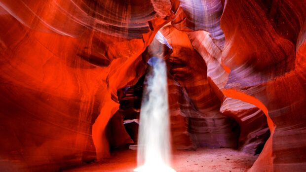 The light beam inside the Antelope Canyon natural rock formation