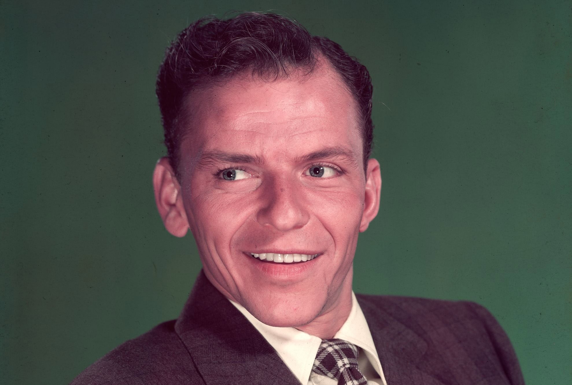 FRANK SINATRA PORTRAIT Stock Photo - Alamy, image size:1978x1331