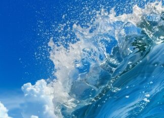 Ocean waves iPhone wallpaper.