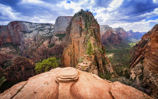 Angels landing known as Temple of Aeolus Zion National Park Utah Desktop Wallpaper Hd 1920x1200.