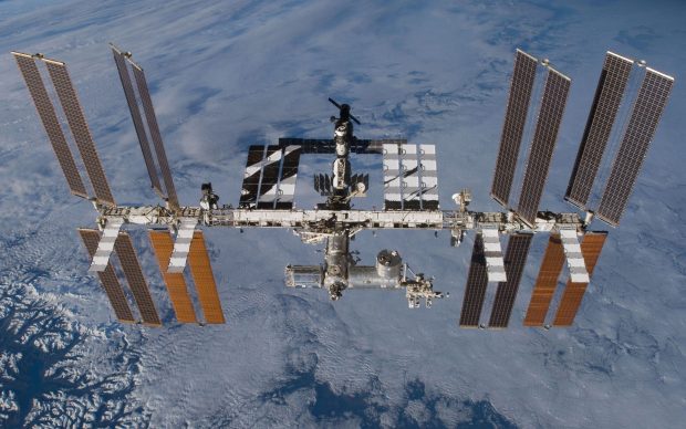 Backgrounds International Space Station 2560x1600.