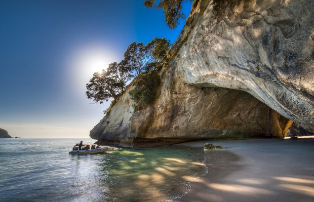 Cathedral Cove Wallpaper .