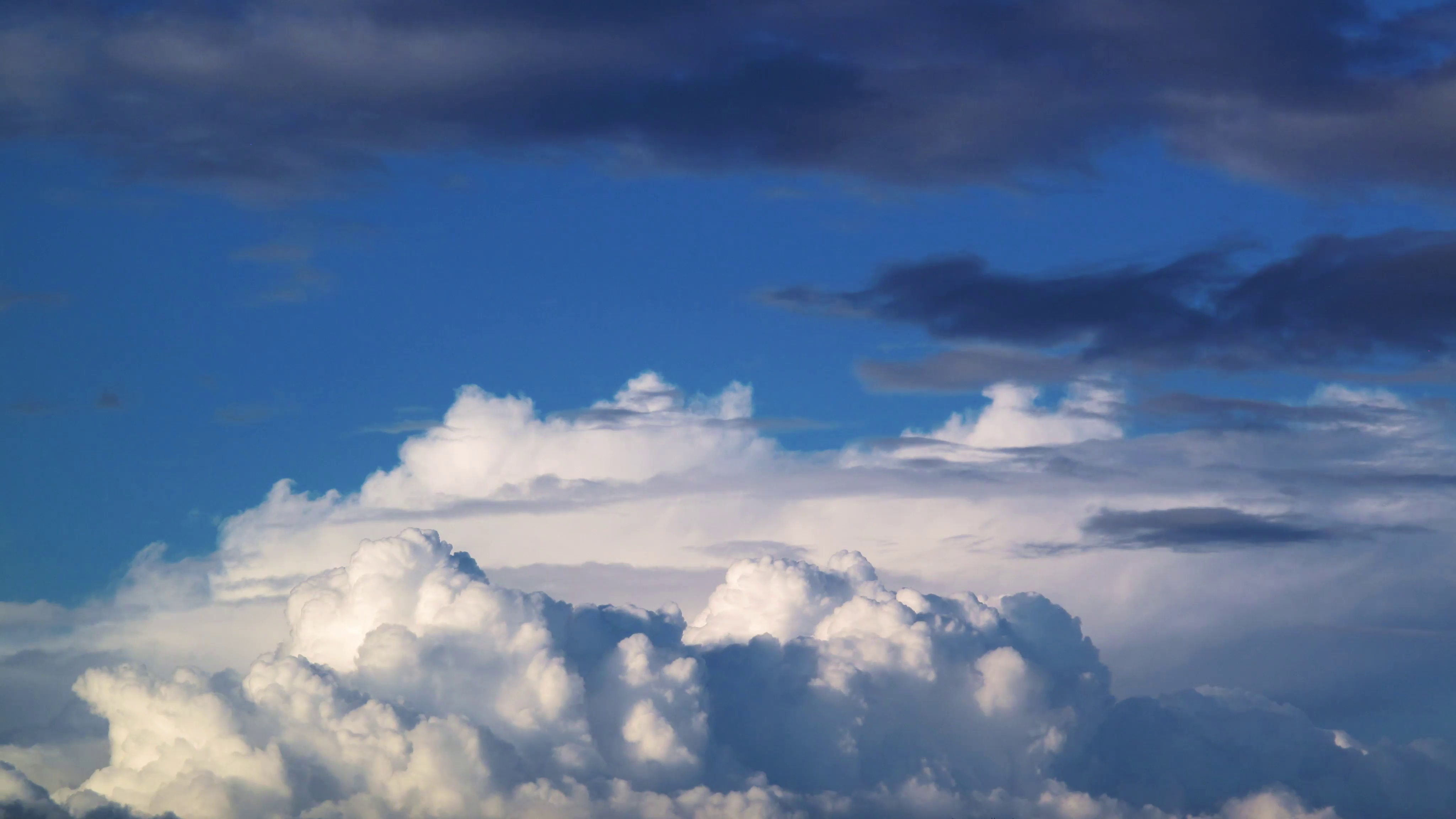 Download Free Cloudy Sky HD Wallpaper | PixelsTalk.Net