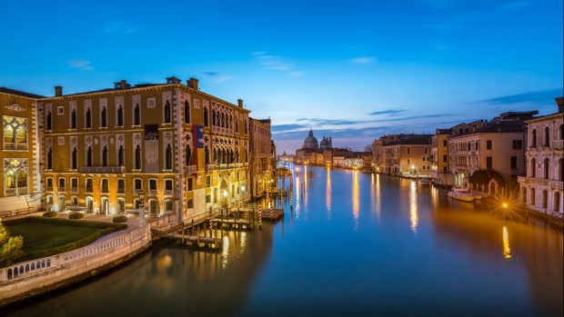 Evening time at grand canalvenice italy wallpaper hd 1920x1080.