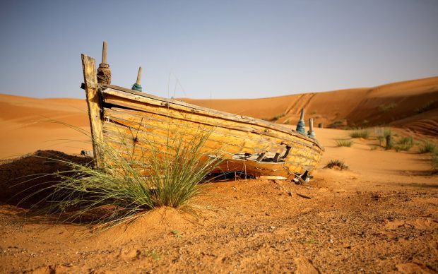 Free boat desert wallpapers.