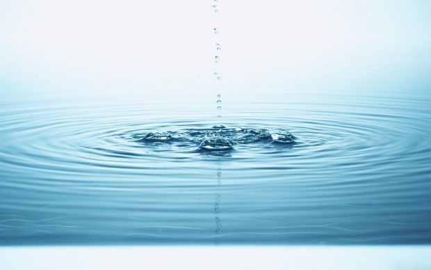 Free water drop wallpaper.