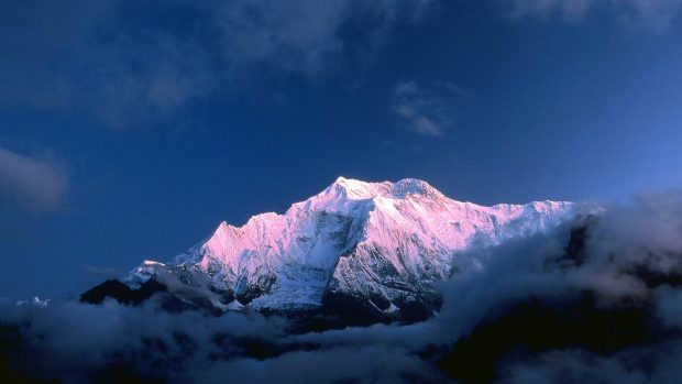 Himalayas nepal mountains top clouds snow pictures 3840x2160.