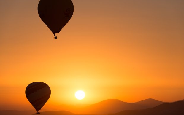 Hot air ballons sunrise wide.